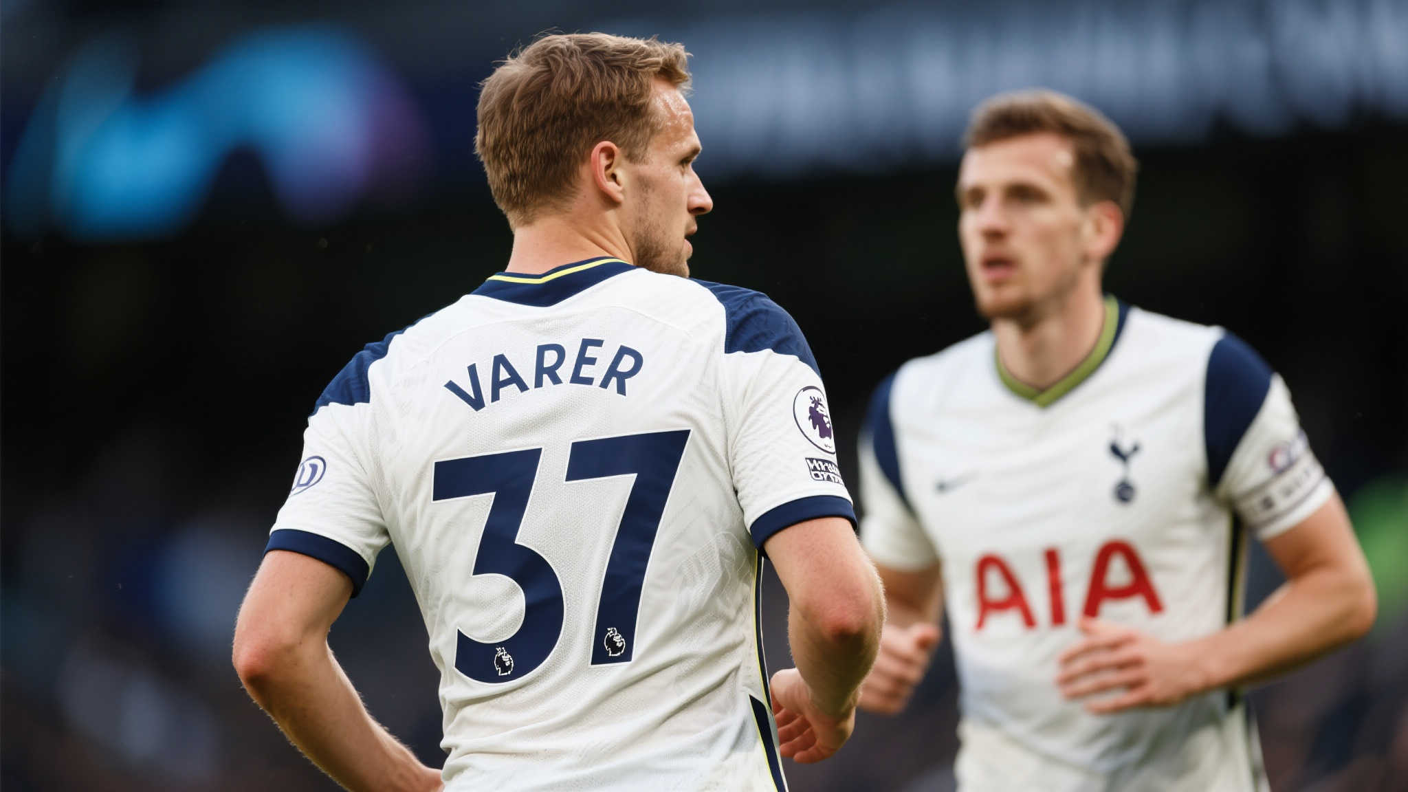 范德文揭秘球衣号码背后的故事：纪念15岁去世的挚友，选择37号